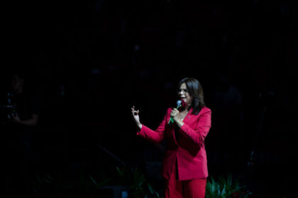 Nada al azar: el ascenso calculado de Rixi Moncada entre vínculos cuestionables y nepotismo