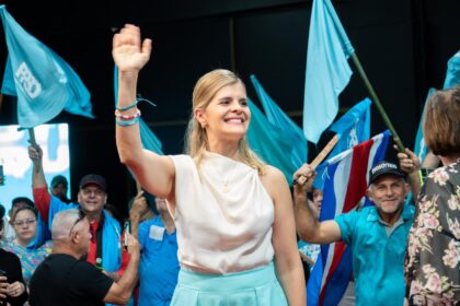 Laura Fernández es electa por un país seducido por el bukelismo